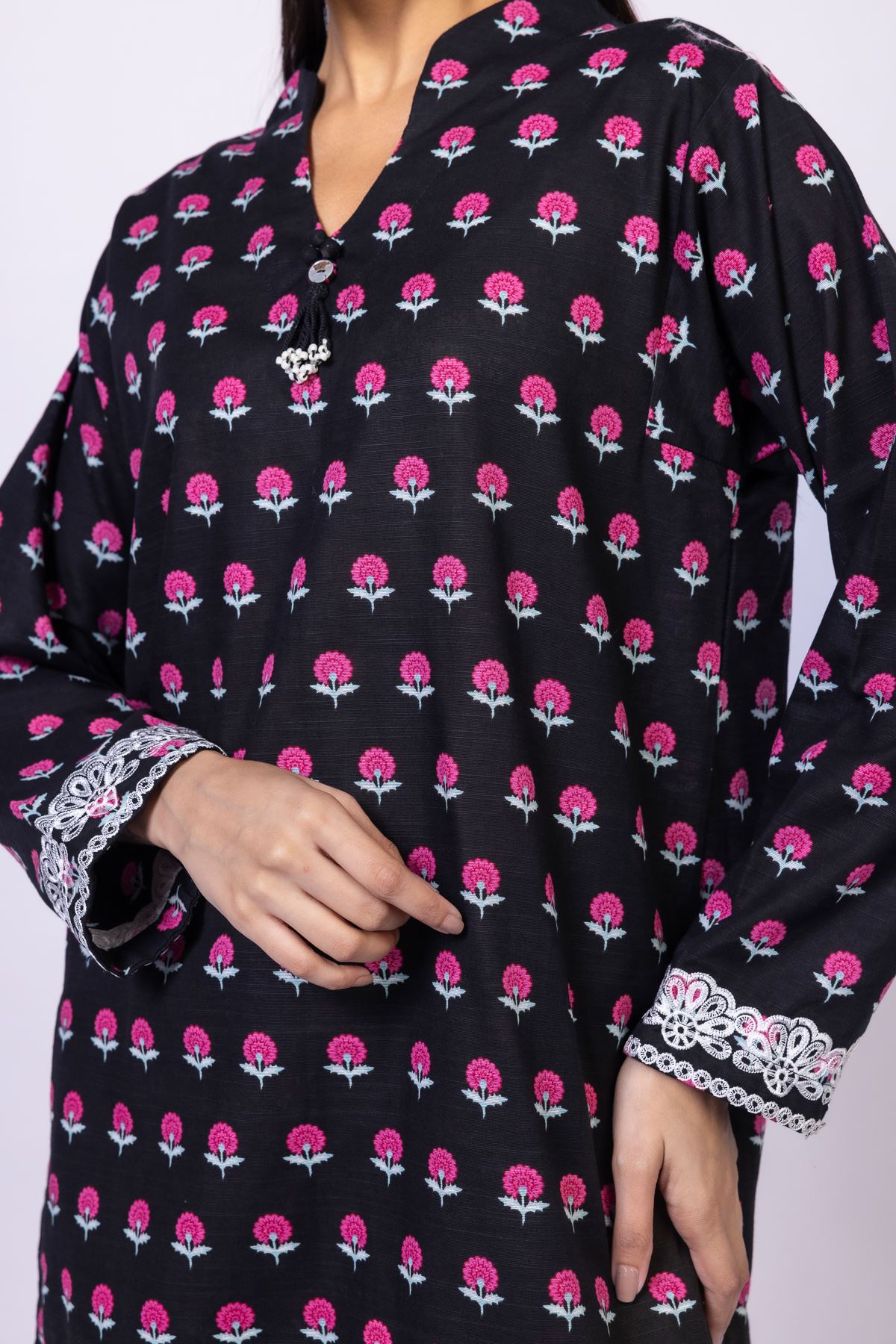 Embroidered Khaddar Kurta - 25-09-11E11-08TA-VG