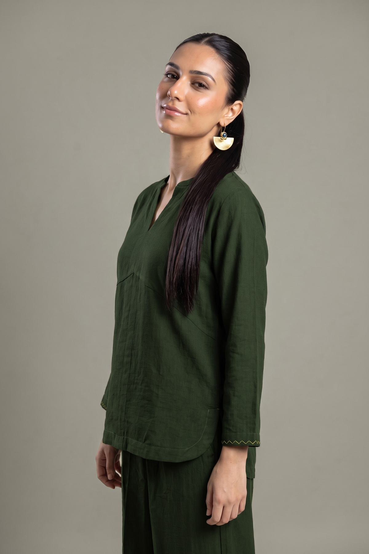 Dyed Crepe Short V-Neck Tunic - 1-26-409-A-A-VG