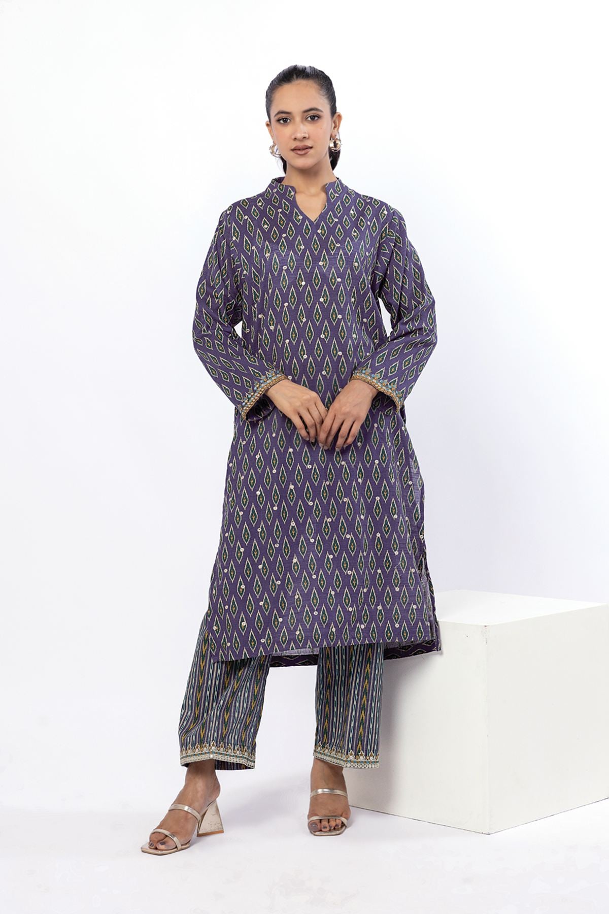 Embroidered Khaddar Tailored 2 Piece | Top and Bottom - LKW44AST-VG