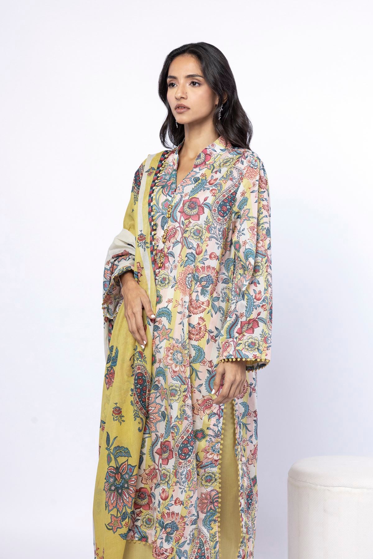 Embroidered Lawn Fabrics 3 Piece - 25-10-12E9-02TA-VG