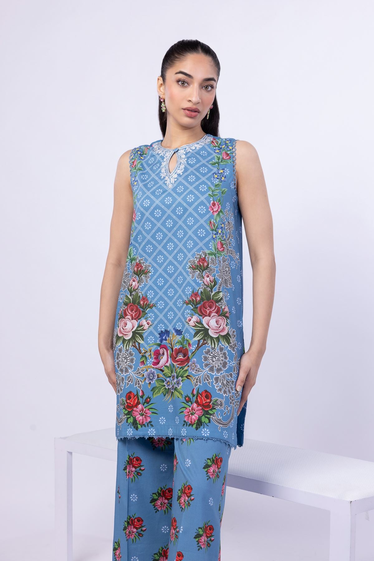Embroidered Cotton Viscose Kurta - 25-05S22-05TB-VG