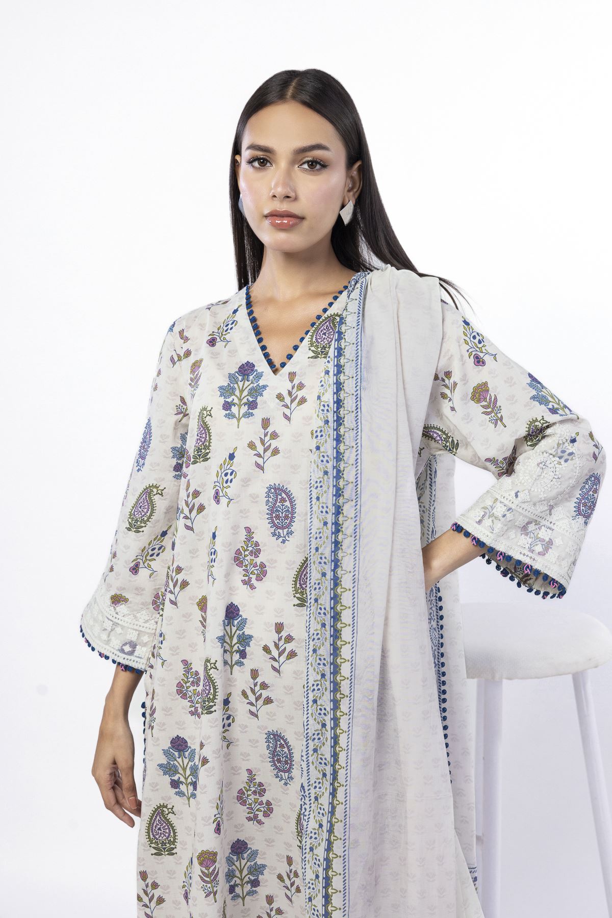 Embroidered Lawn Fabrics 3 Piece - CA02A-VG