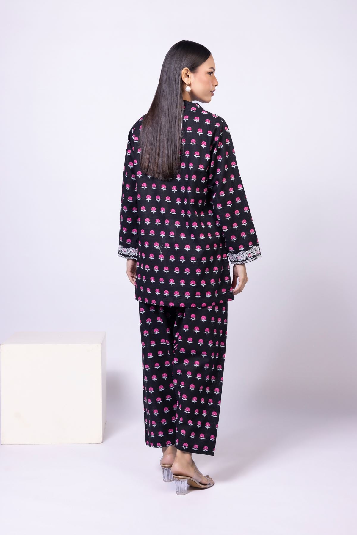 Embroidered Khaddar Kurta - 25-09-11E11-08TA-VG