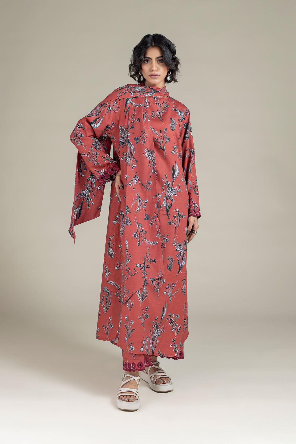 Embroidered Raw Silk Pants - R-25-05E62-08TB-VG