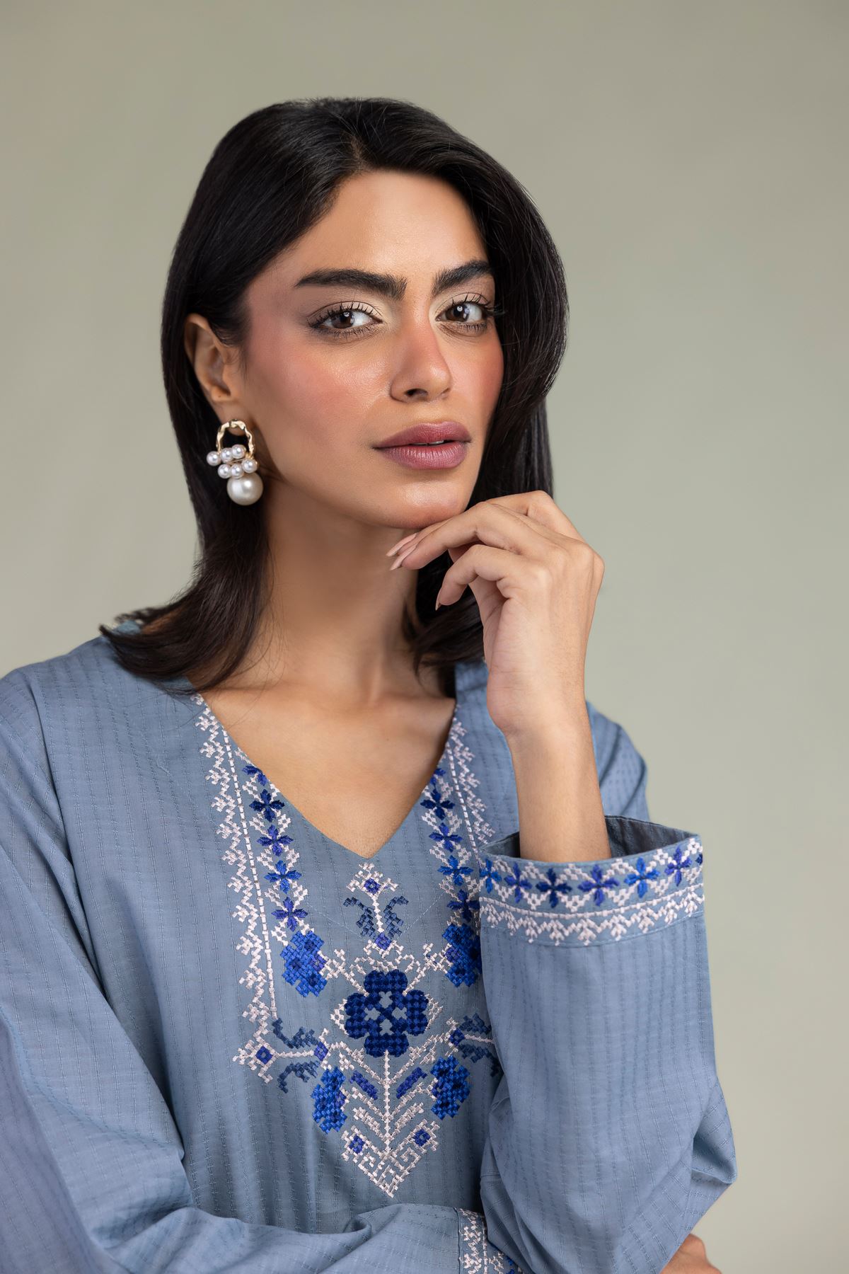 Embroidered Cotton Dobby Blue V-Neck Kurta - 1-26-301-B-I1-VG
