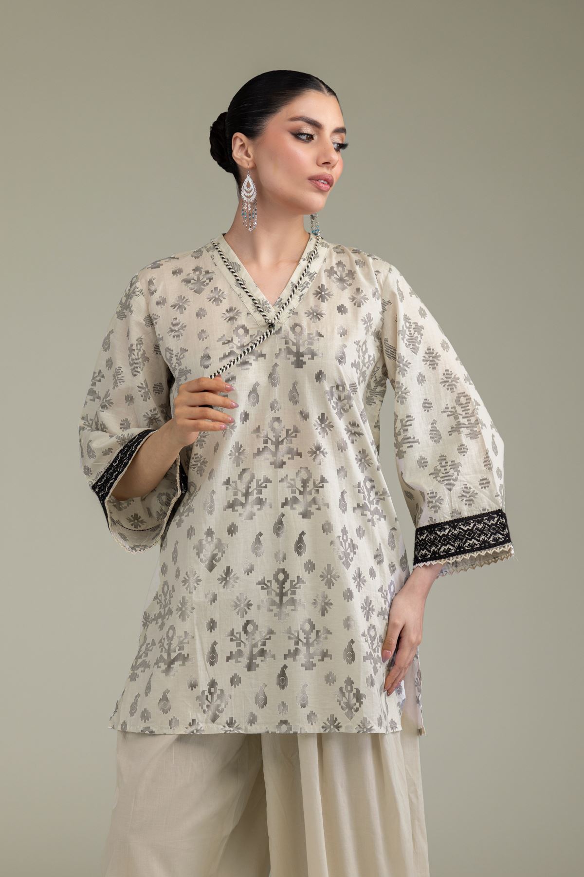 Embroidered Lawn Lawn V-Neck Kurta - 1-26-209-A-E2-VG