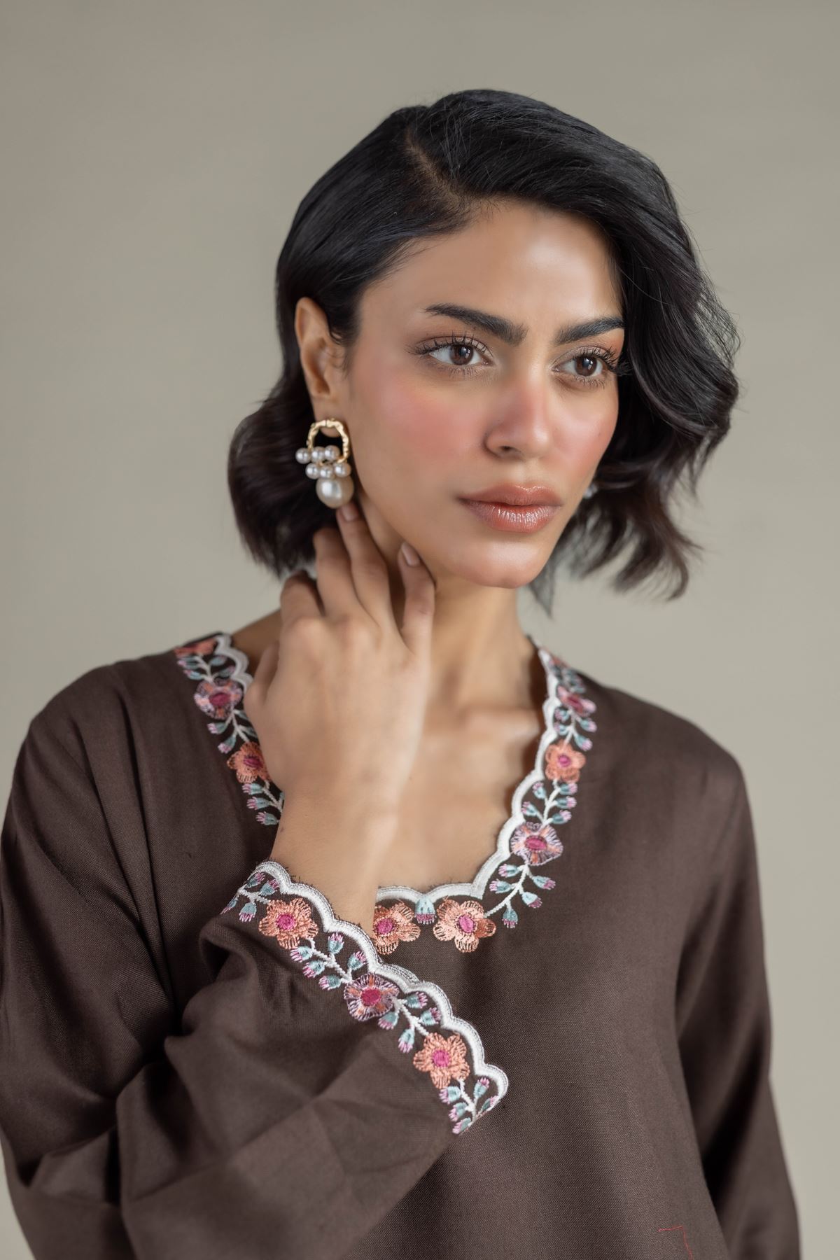 Embroidered Heavy Blended Viscose Short Floral Kurta - 25-04W16-04TA-VG