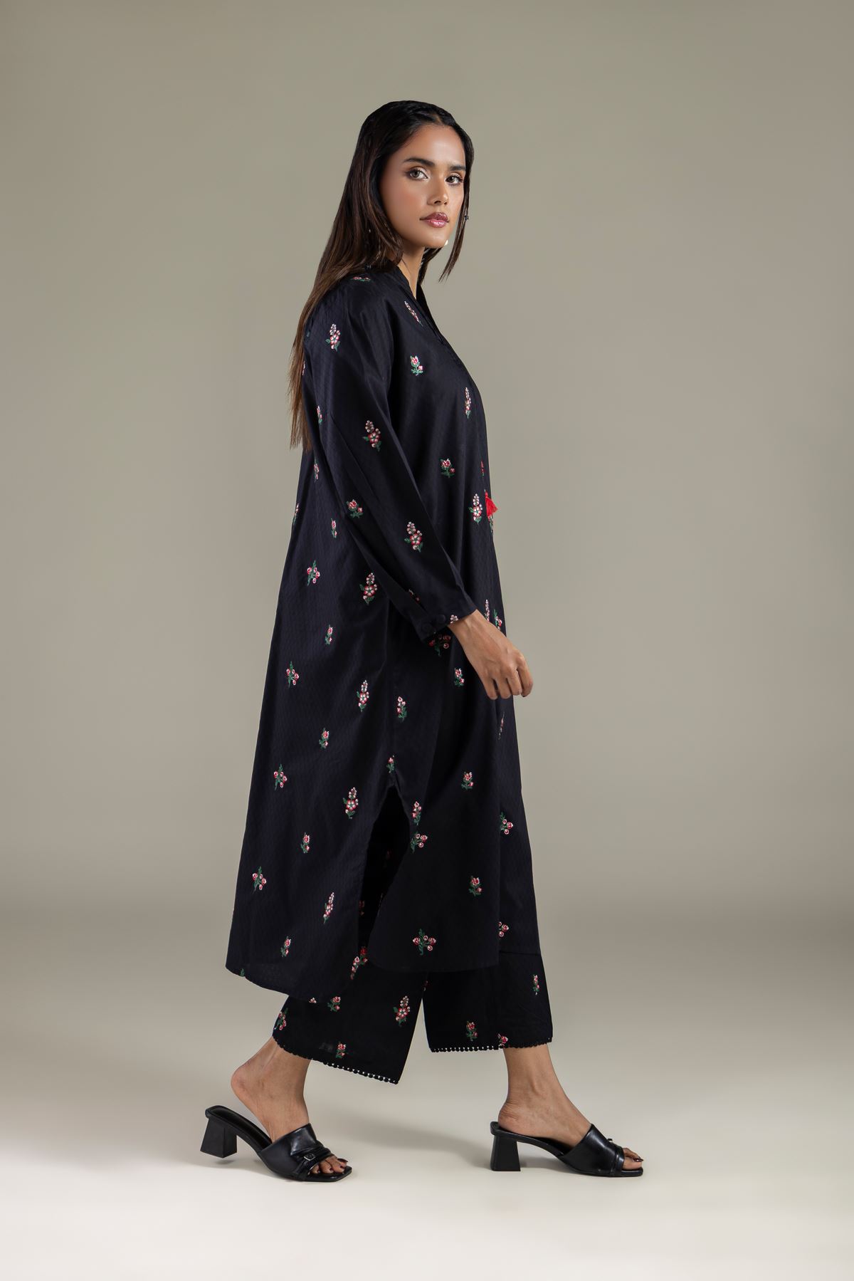 Embroidered Cotton Dobby Floral Straight Pants - 1-26-116-A-E-VG