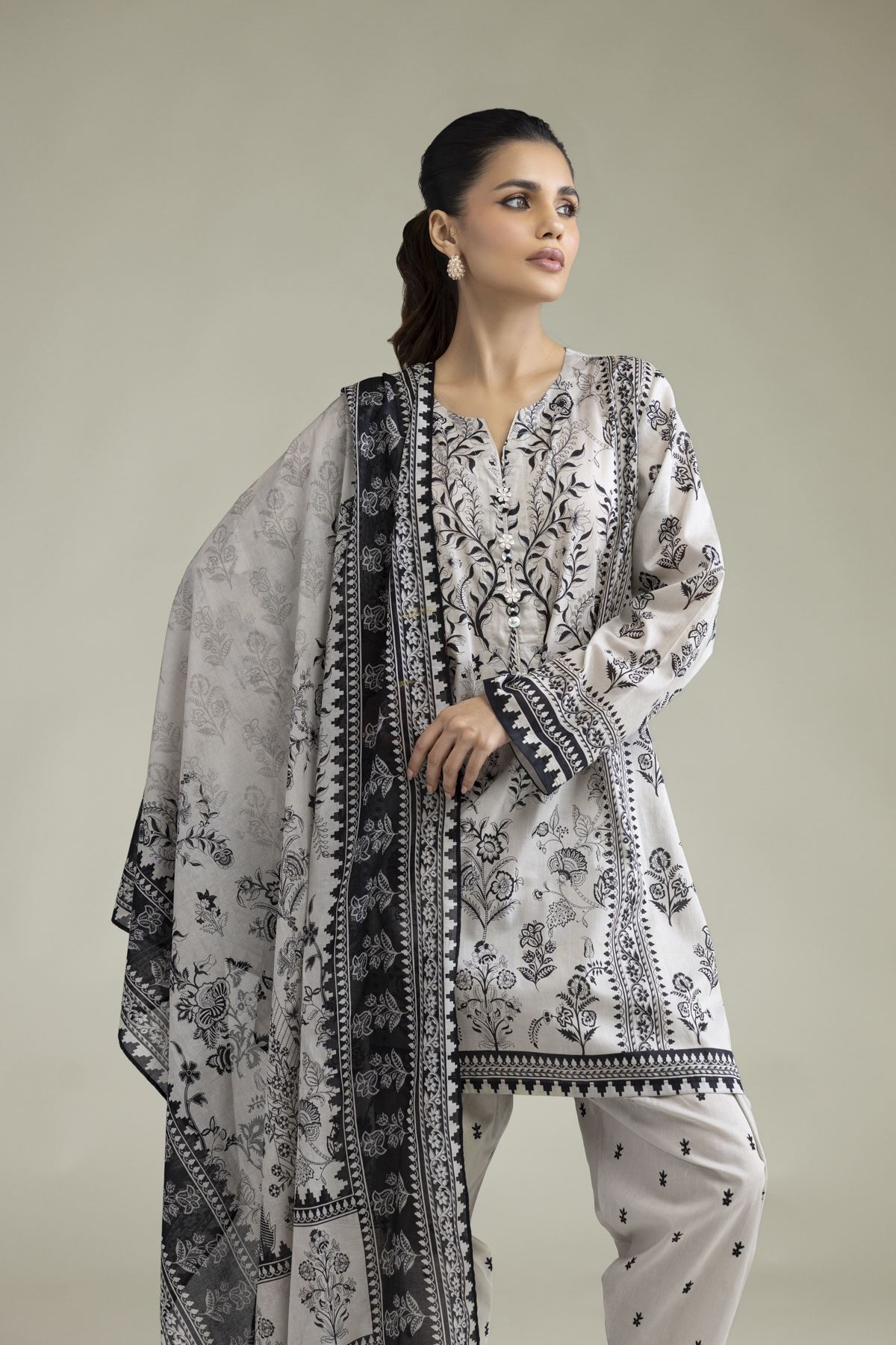 Embroidered Lawn Lawn Tailored 3-Piece - 8-26-303-A-C1-VG