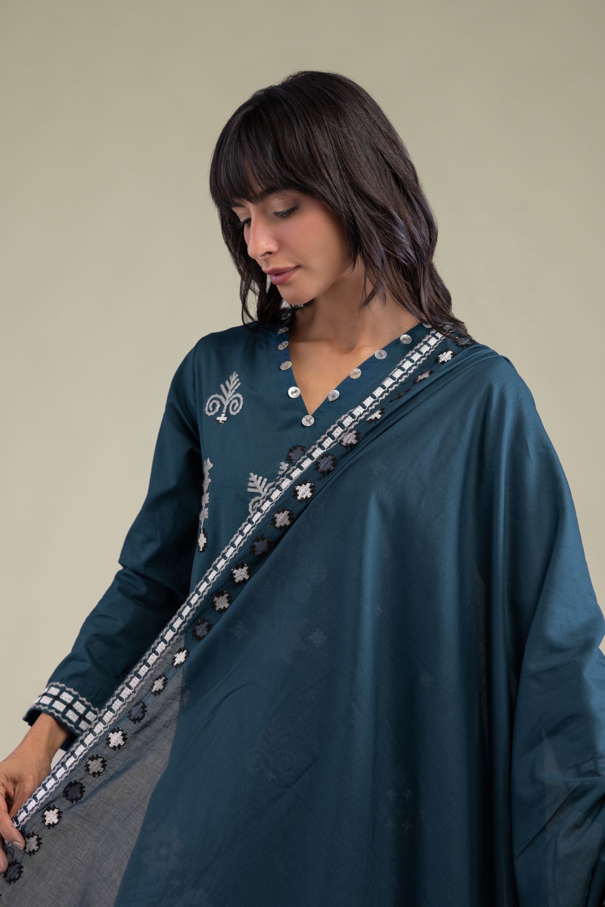 Embroidered Lawn Teal Lawn Dupatta - 25-08-12E8-07TB-VG