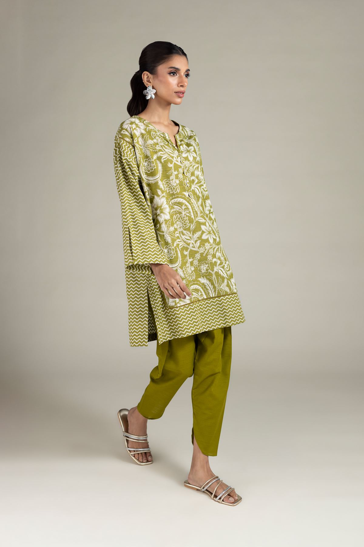 Printed Khaddar Kurta - 25-10-10S6-04TA-VG