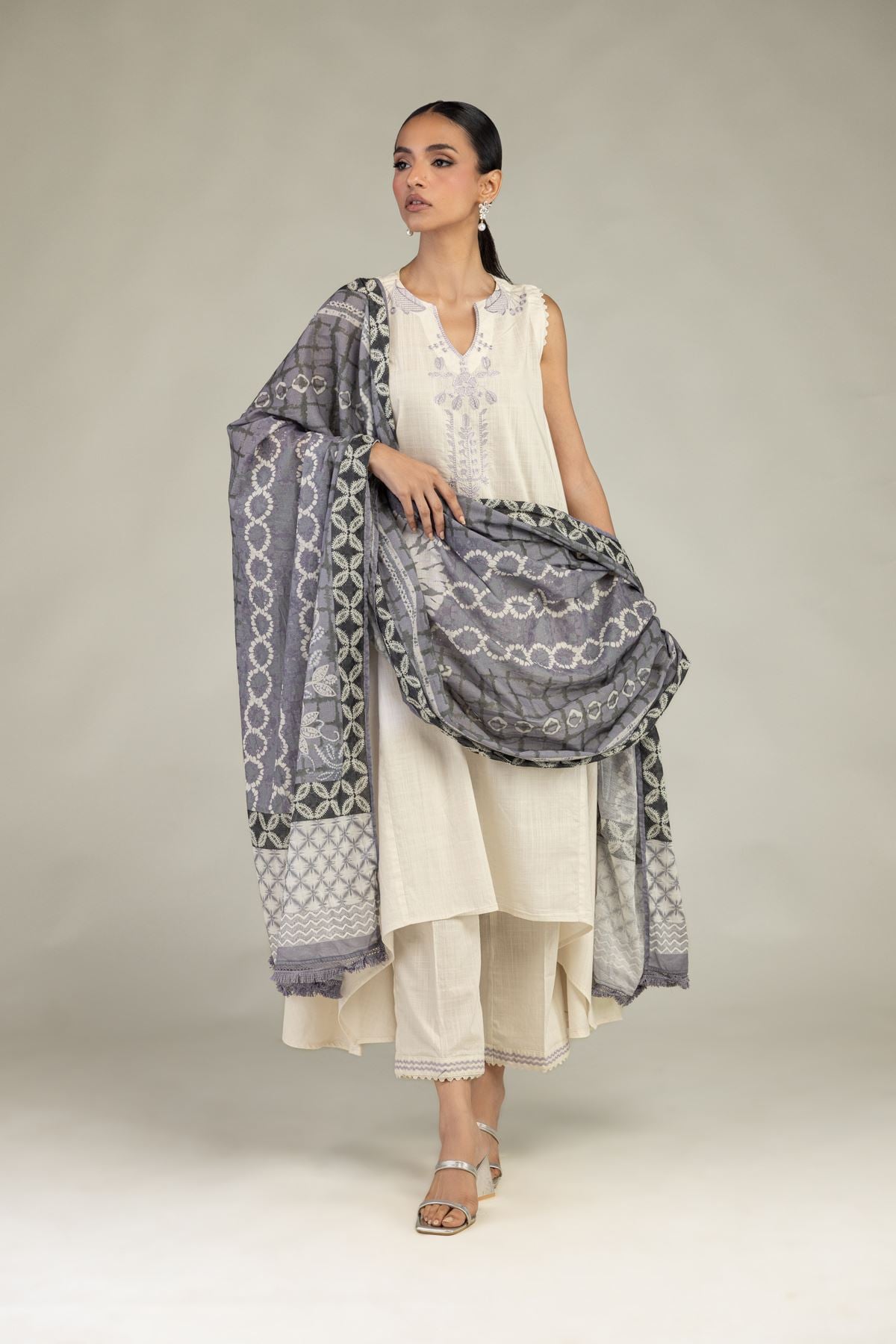 Textured Cotton Embroidered Floral Sleeveless Kurta - 1-26-226-A-A1-VG