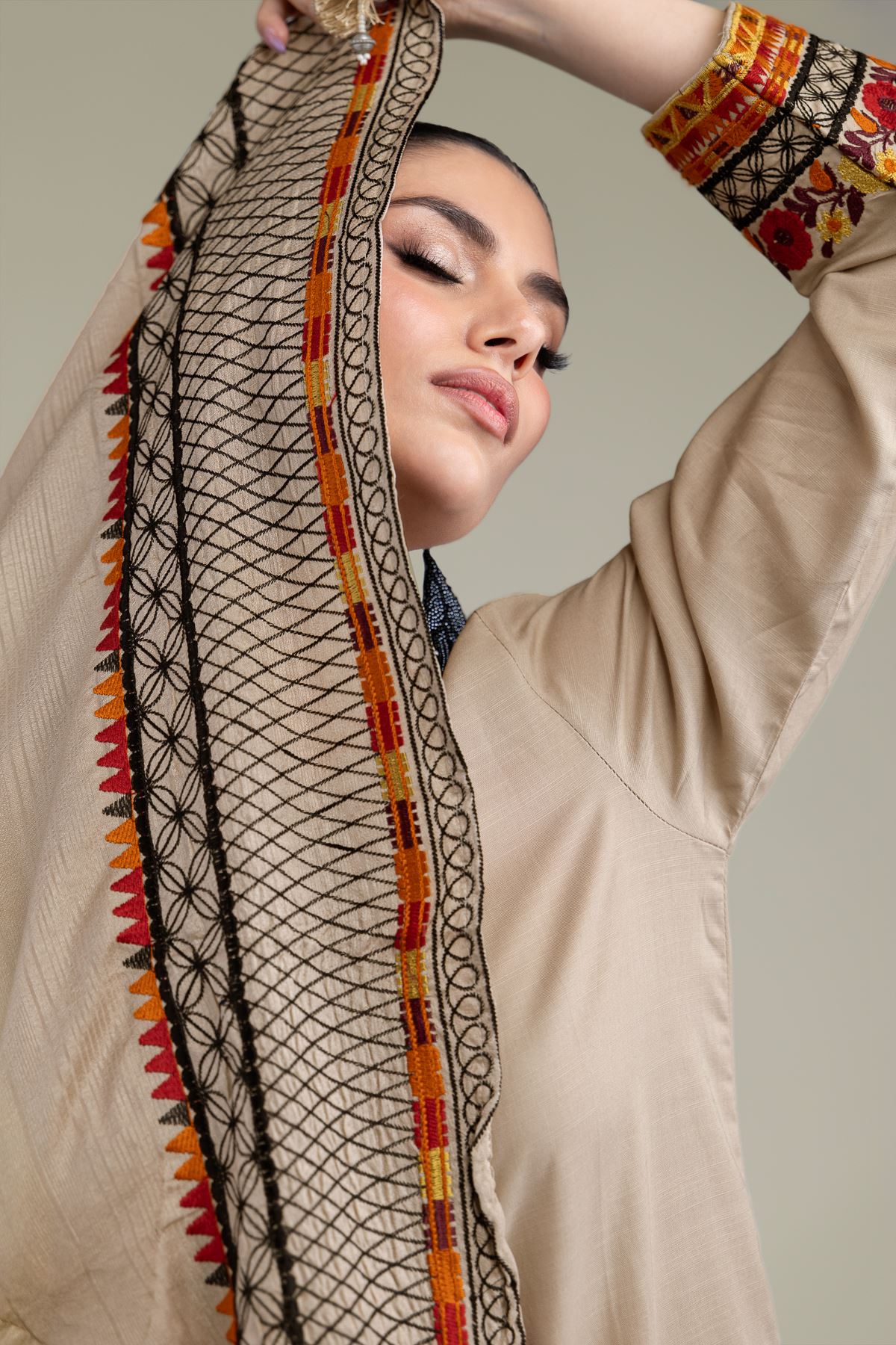 Embroidered Polyester Silk Silk Dupatta - 2-26-204-A-A1-VG