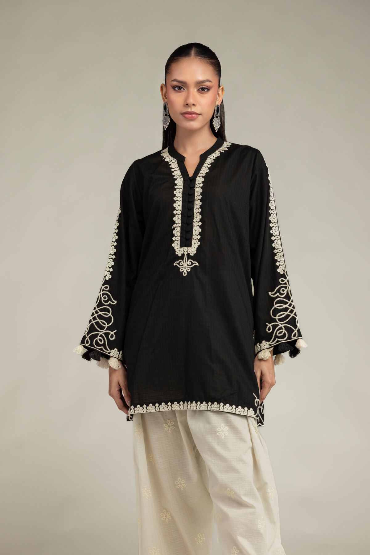 Embroidered Cotton Dobby Black Floral Kurta - 2-26-210-A-A1-VG