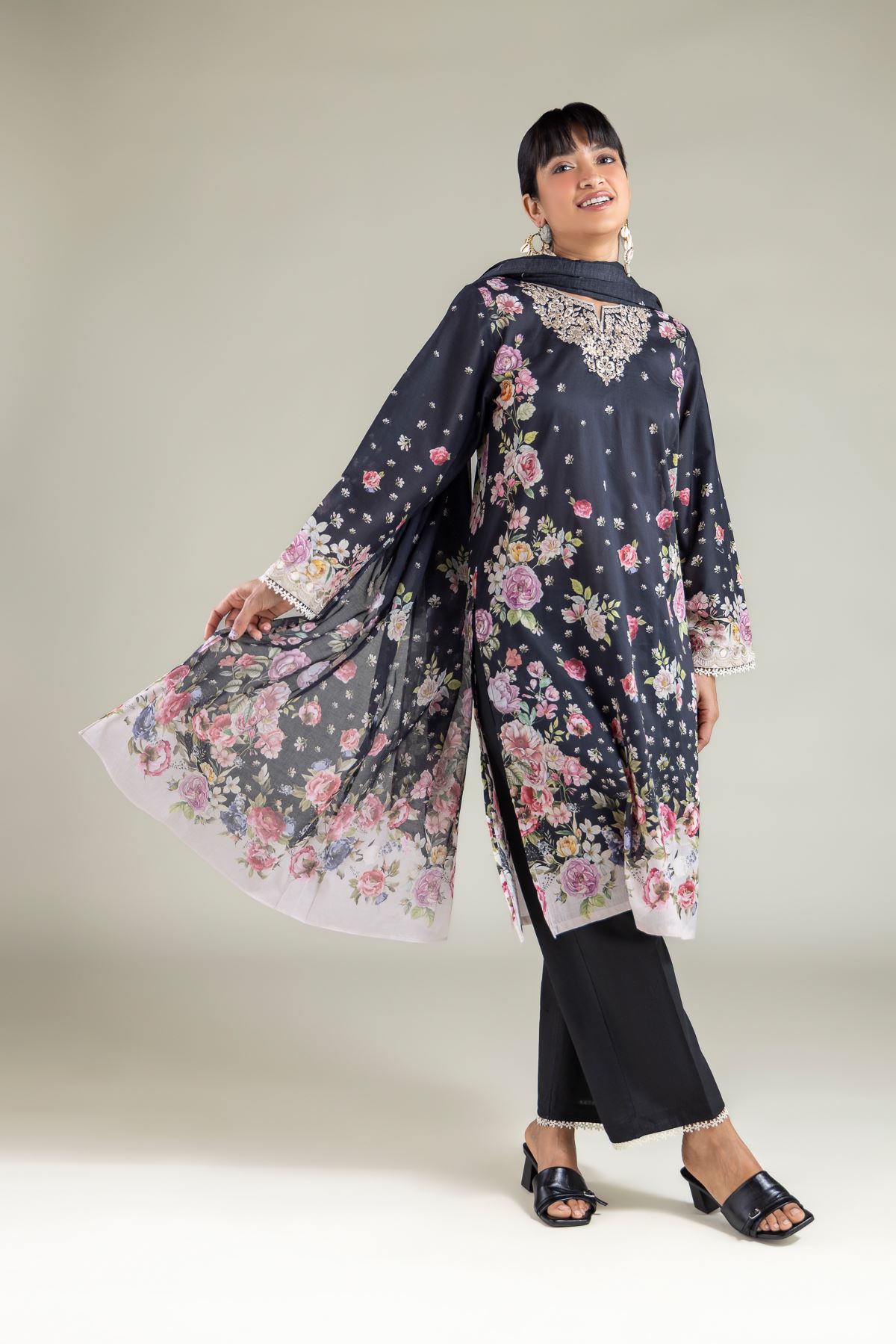 Embroidered Lawn Fabrics 3 Piece - A11-26-105FJ1-VG